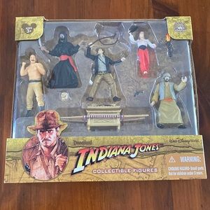 Nwt Disney parks collectible action figure set